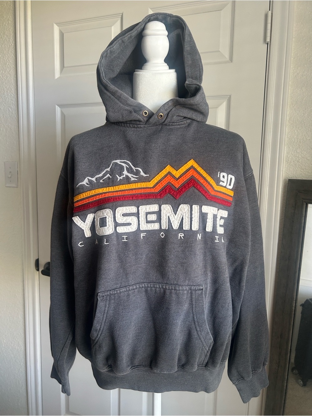 Yosemite California ‘90 Charcoal Grey Embroidered Pullover Hoodie, Large